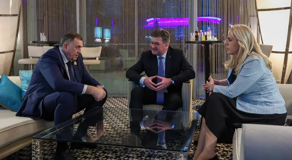 Dodik, Cvijanovic i Lajcak.webp